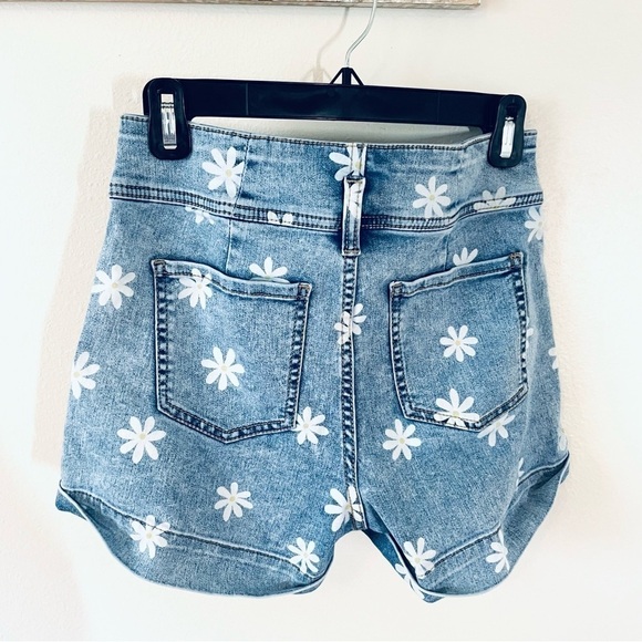 Lot of 3 Girls Jeans Shorts, Size XXL (18) - Junior - Picture 3 of 10